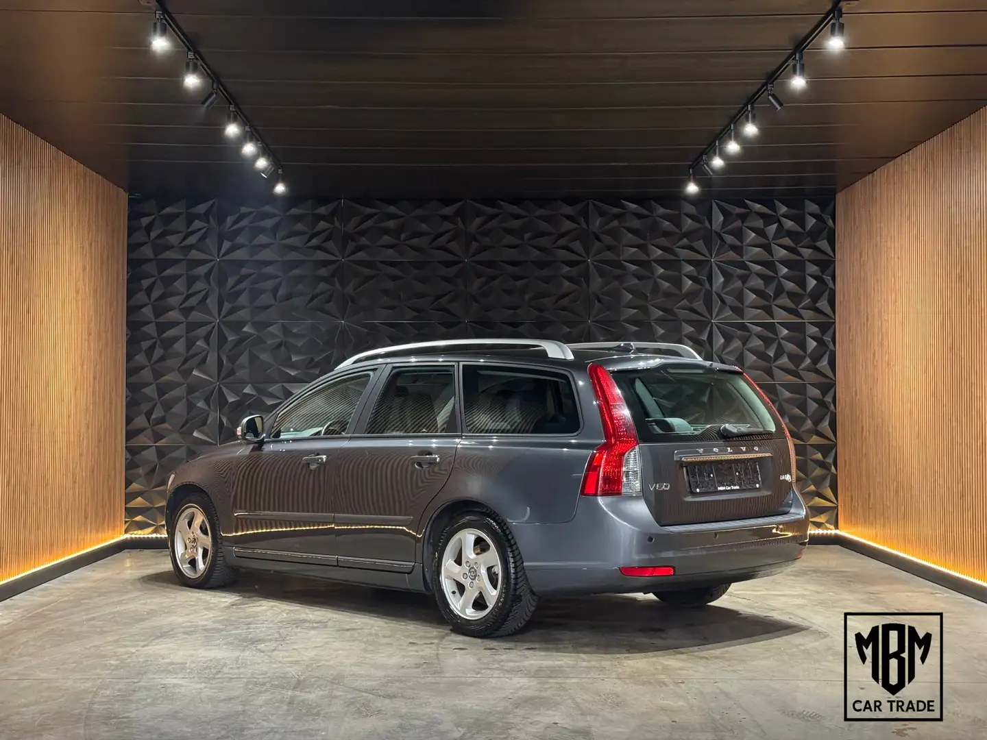 Volvo V50 ✅1.6 D DRIVe 12 Maanden GARANTIE Airco Navi Leder Cruise Control Parkeersensoren Grau - 2