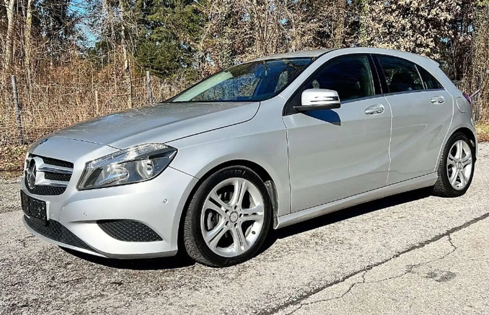 Mercedes-Benz A 180 Sport Edition CDI Automatik Parksensoren Sitzheizu Silber - 1