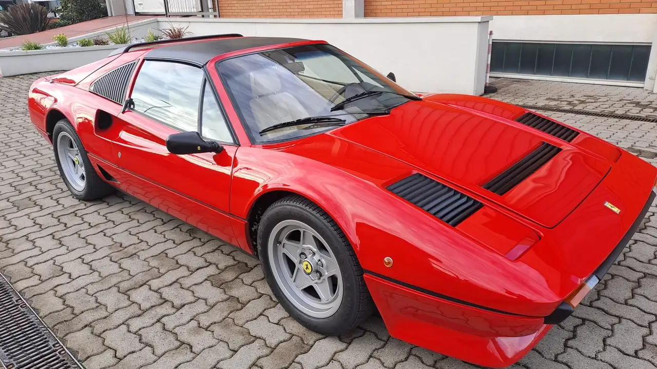Ferrari 208 GTS TURBO, foto 3