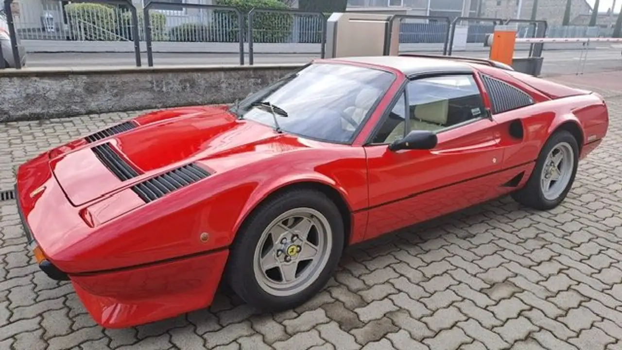 Ferrari 208 GTS TURBO, foto 2