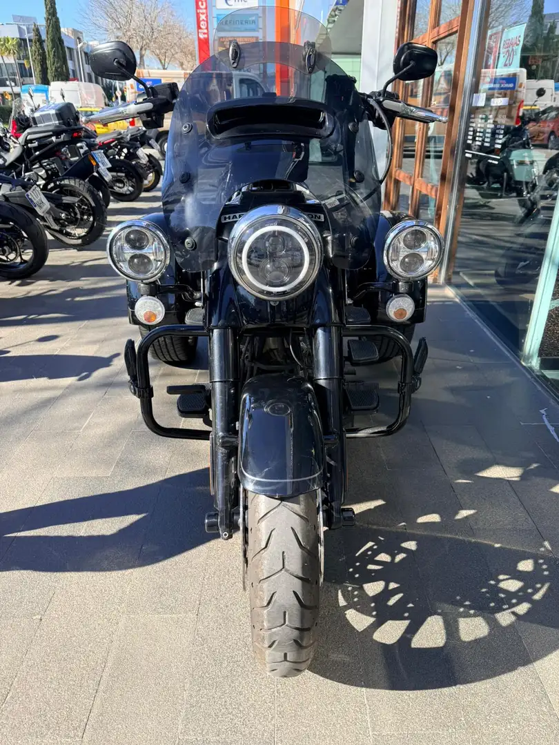 Harley-Davidson Freewheeler Negro - 2