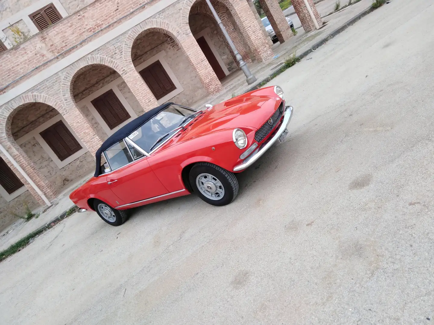 Fiat 124 Spider Rosso - 2