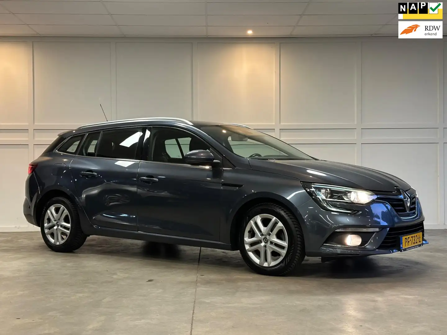Renault Megane Estate 1.5 dCi Eco2 Zen / Navi / 2017 / Cruise / Grijs - 1