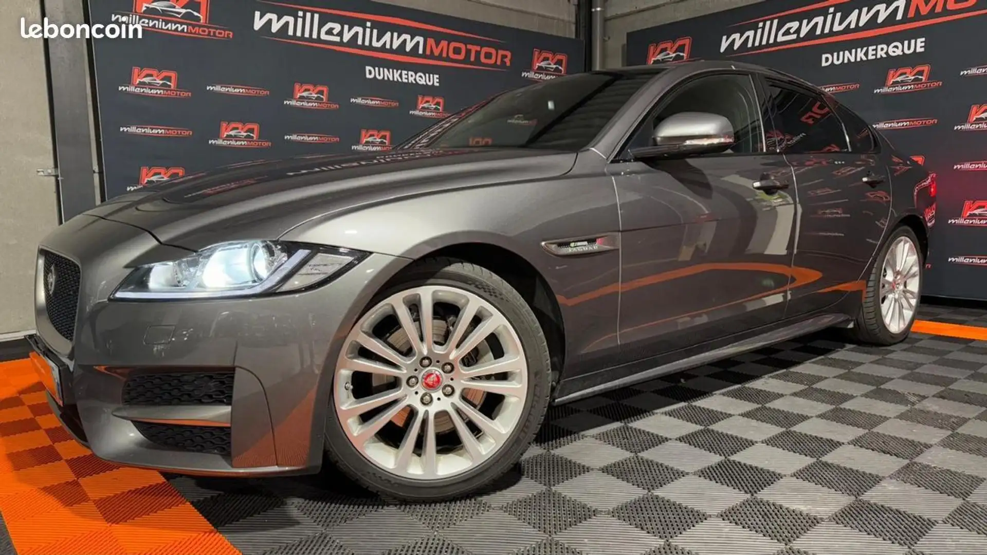 Jaguar XF XF r-sport 2.0 180 cv bva awd garantie 6 mois Gris - 1