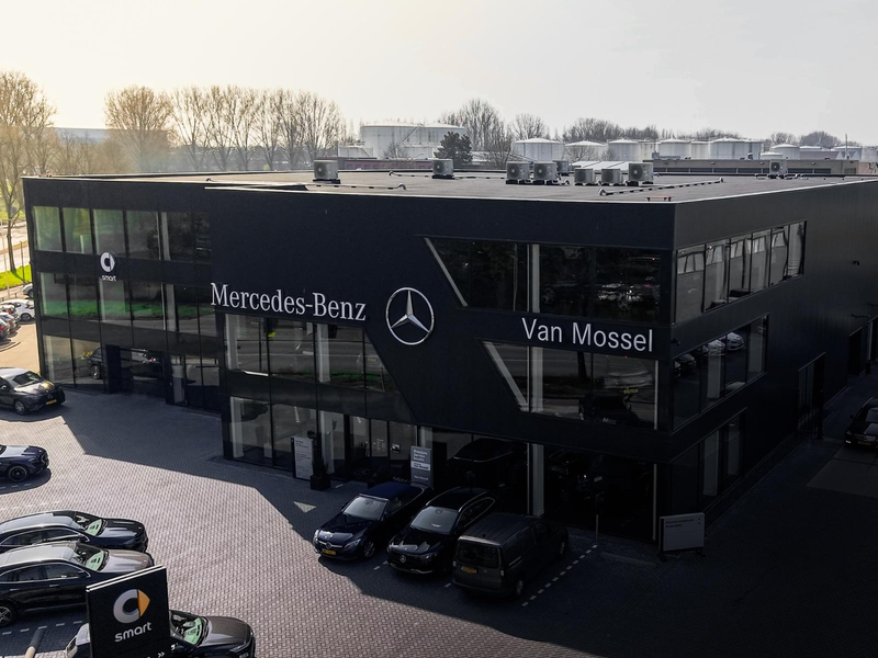Mercedes-Benz E 300 e Sport Edition — photo 9