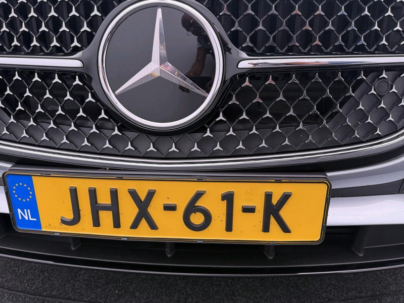 Mercedes-Benz E 300 e Sport Edition — photo 5