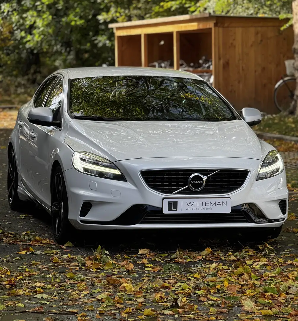 Volvo V40 2.0 D4 R-design Blanc - 1