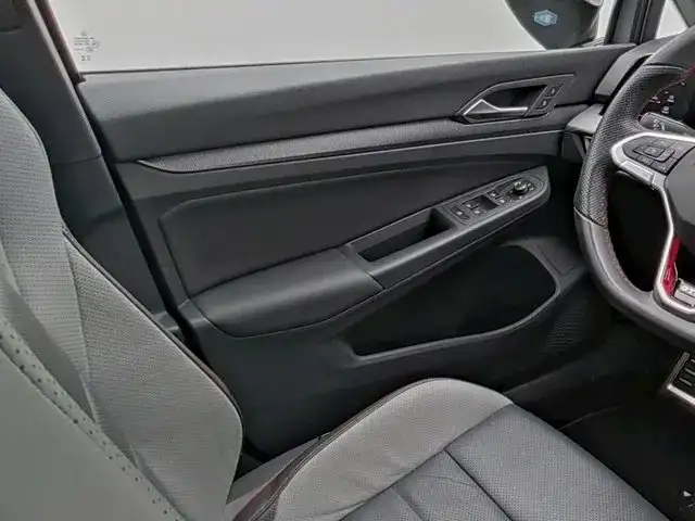 Volkswagen Golf view 10