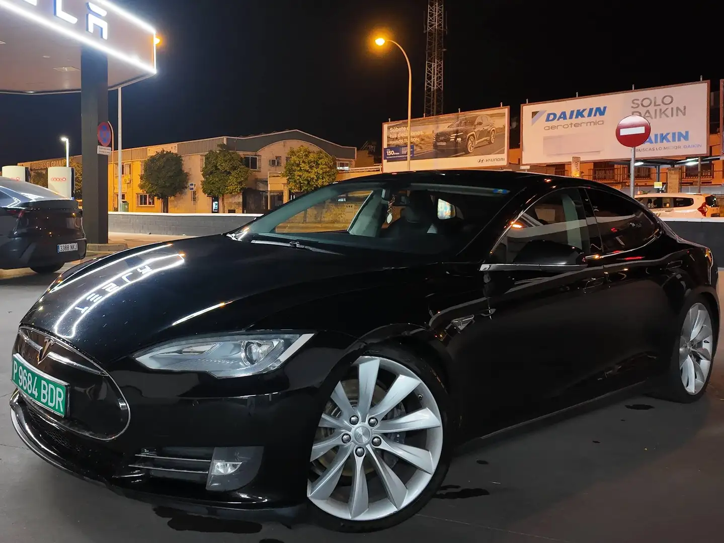 Tesla Model S 2014 Model S P85+ FREE Lifetime Supercharger Negro - 2