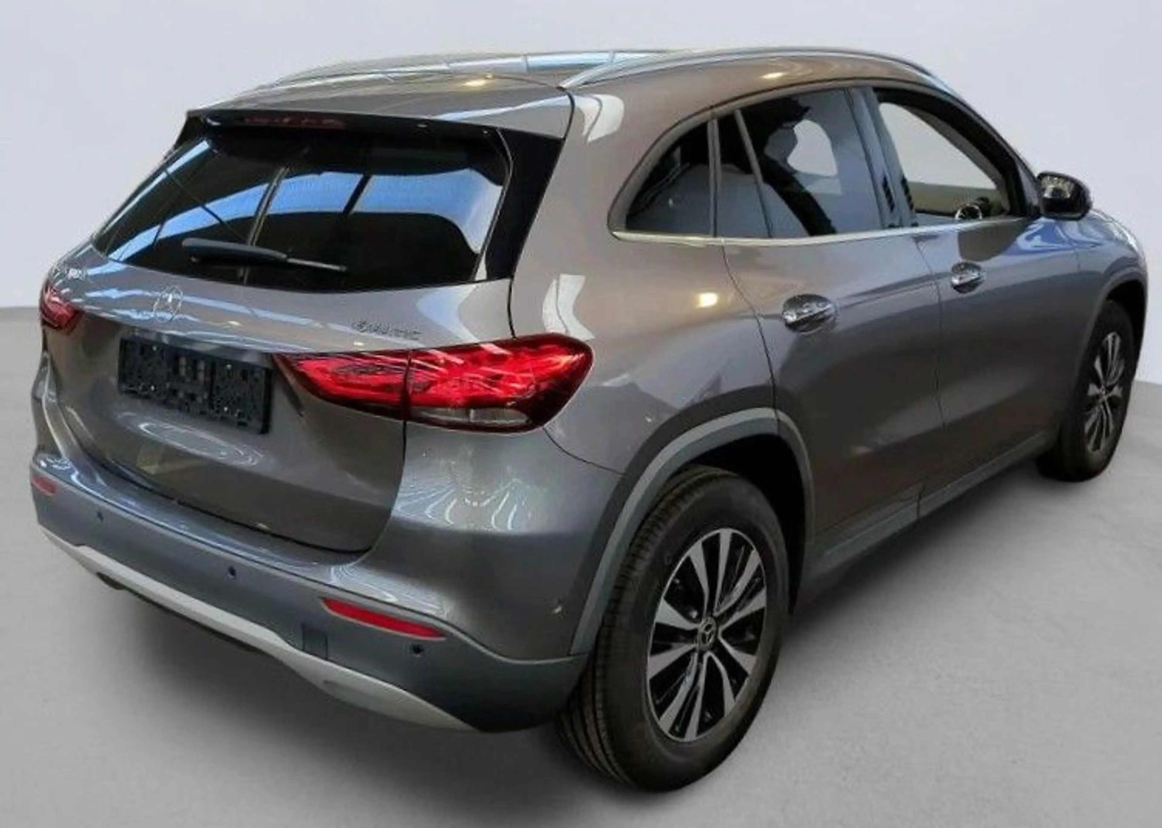 Mercedes-Benz GLA 200 d 4Matic 8G-Tronic Leder Ambi Widescreen — photo 2