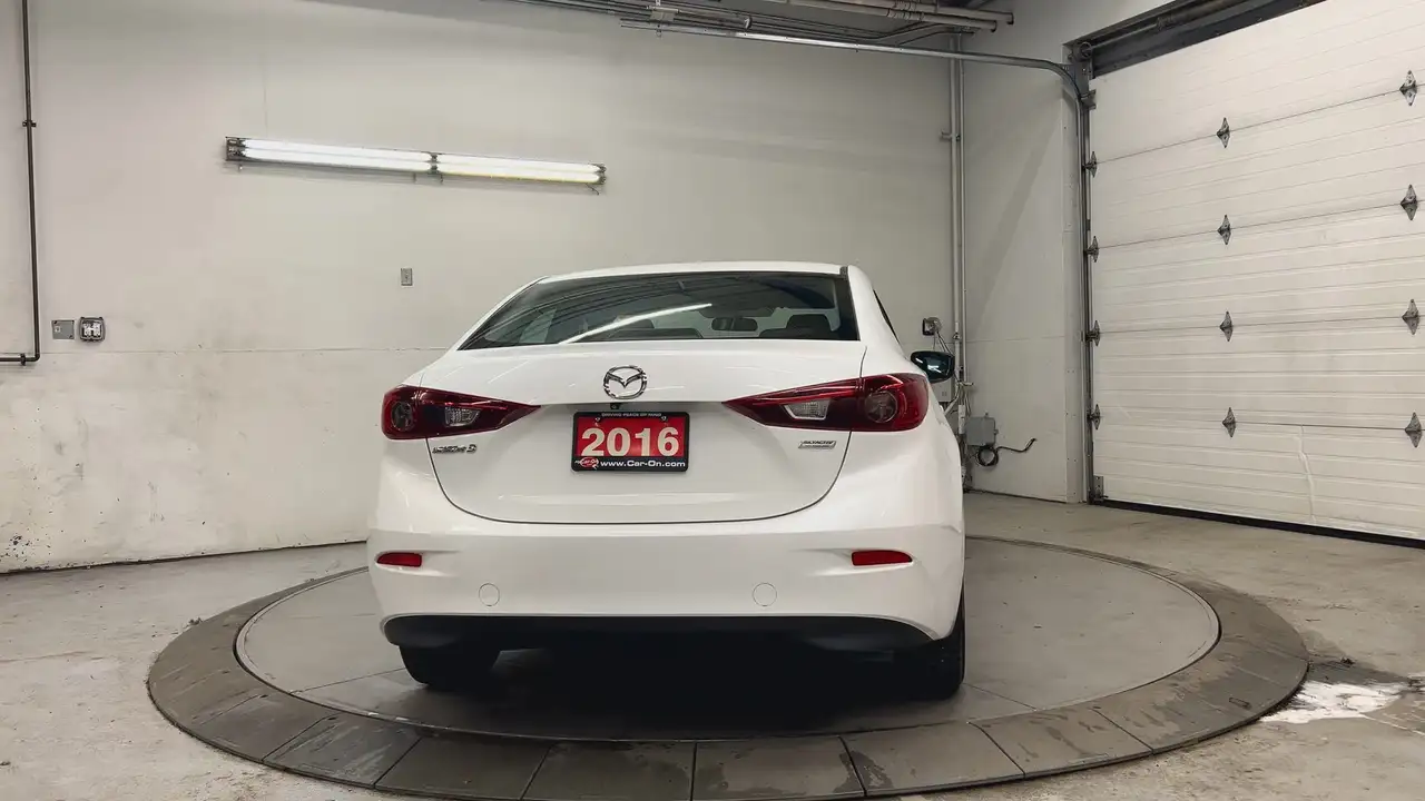 Mazda 3 photo Mazda 3