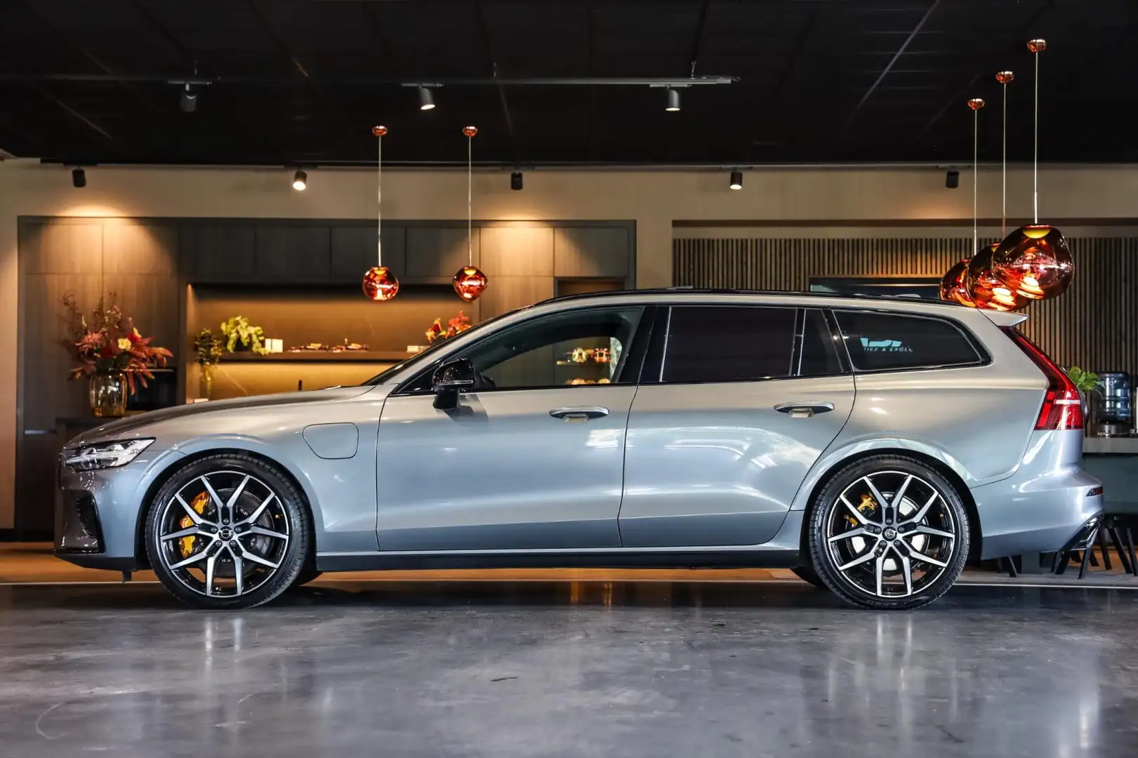 Volvo V60 2.0 T8 AWD Polestar Engineered, 405 PK, Bowers/Wil Gris - 2