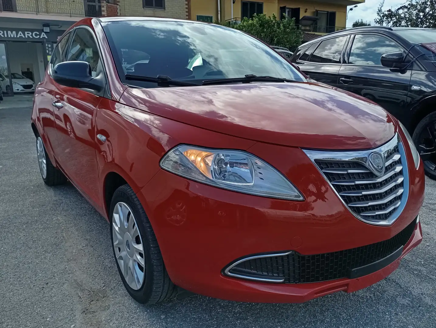 Lancia Ypsilon 5P 0.9 TwinAir 85CV Gold Aut. Rouge - 1