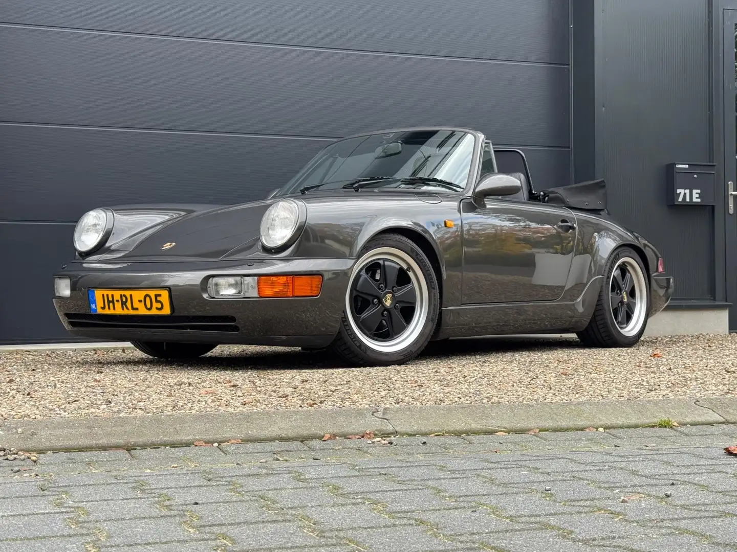 Porsche 911 Carrera 2 Cabrio 3.6 Handgeschakeld Grijs - 2