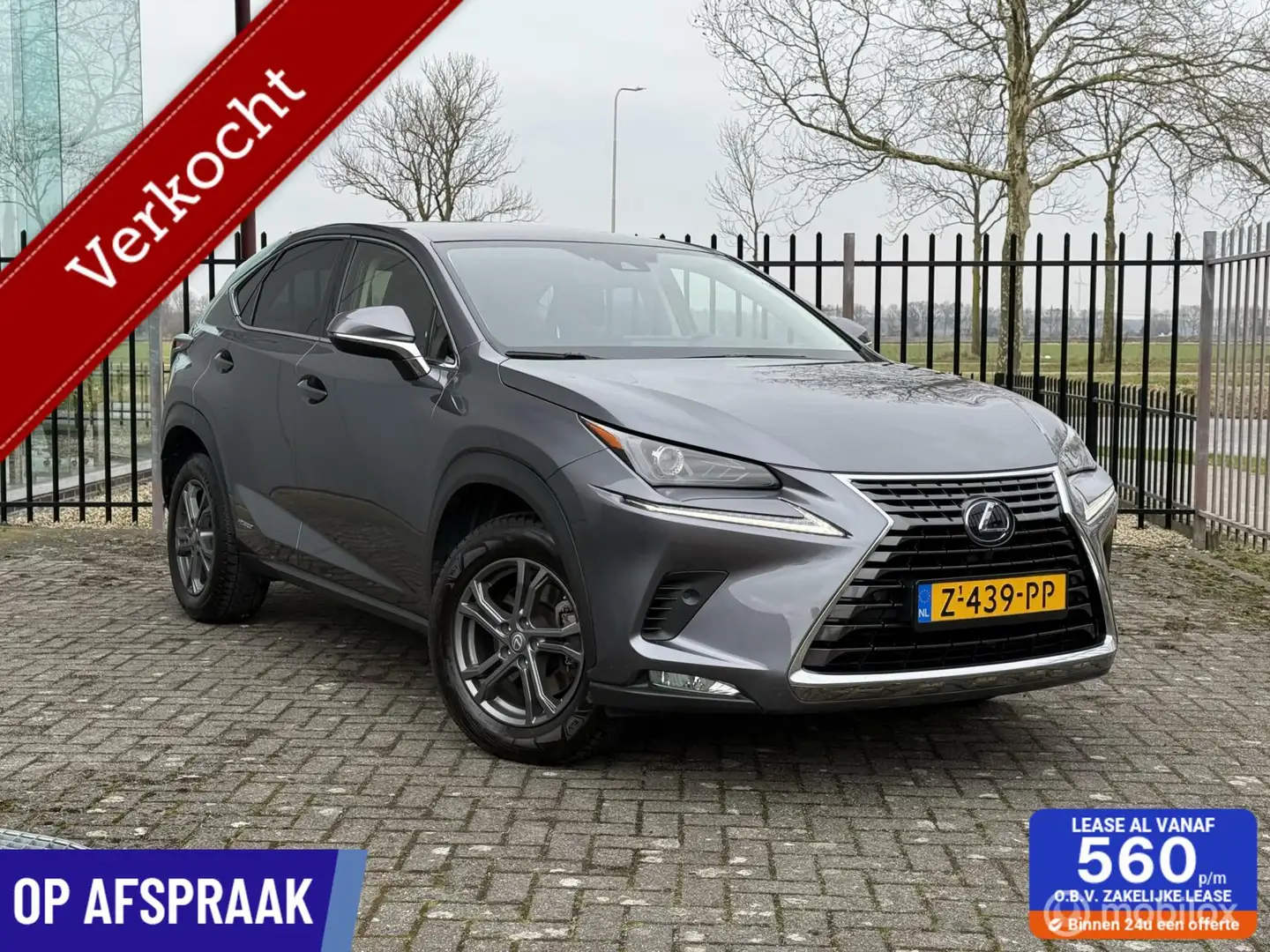 Lexus NX 300h AWD Premium | Pano | Leer | Stoelverwarming Сірий - 1