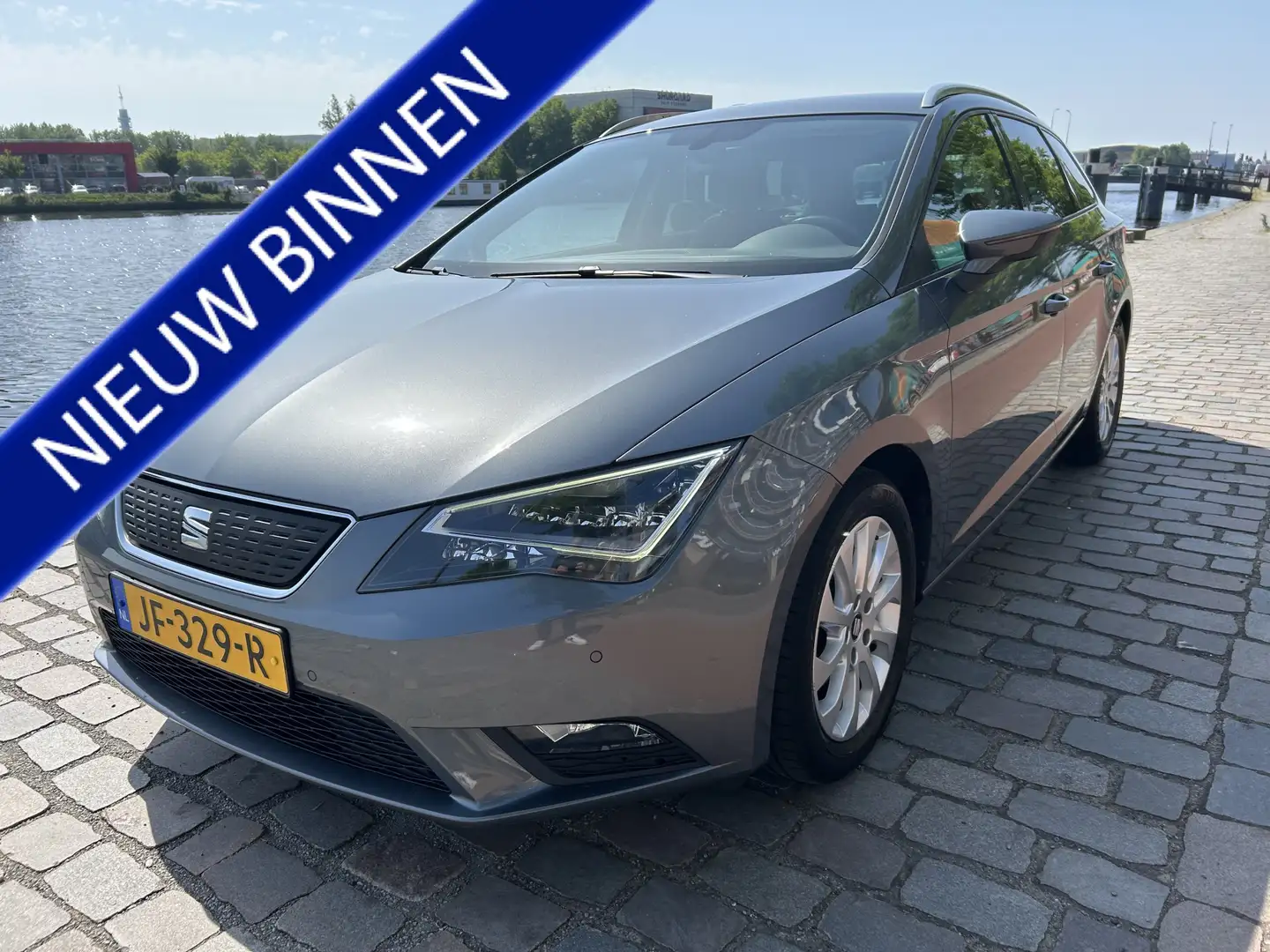SEAT Leon ST 1.0 EcoTSI Style Connect airco/ecc navigatie ap Grijs - 1
