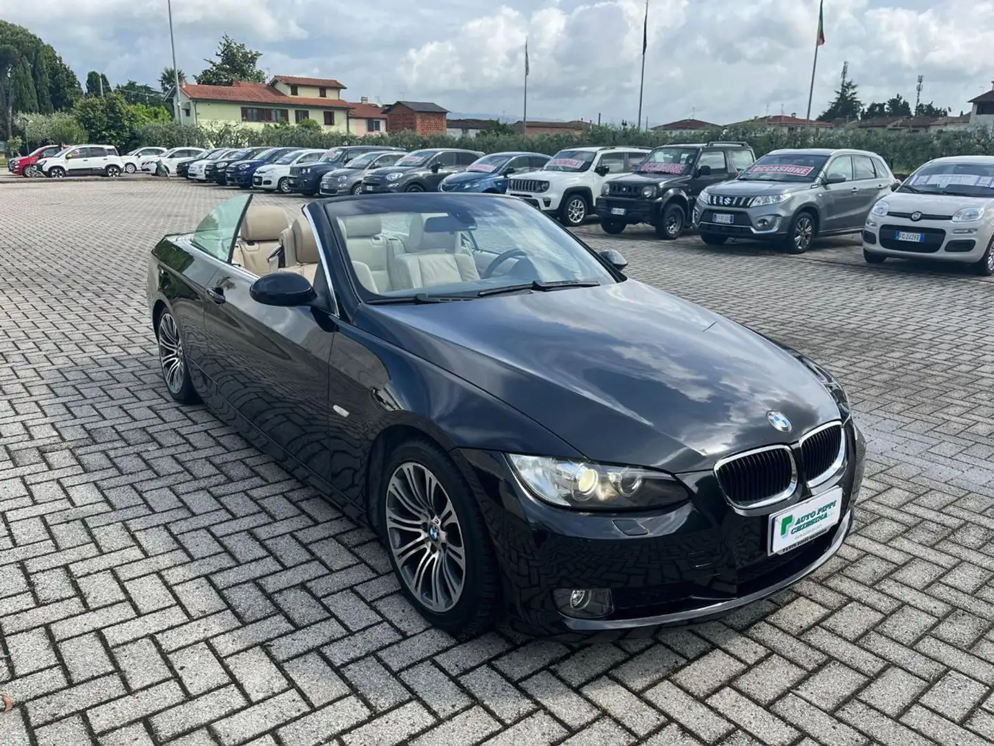 BMW 320 i cat Cabrio Futura Noir - 1
