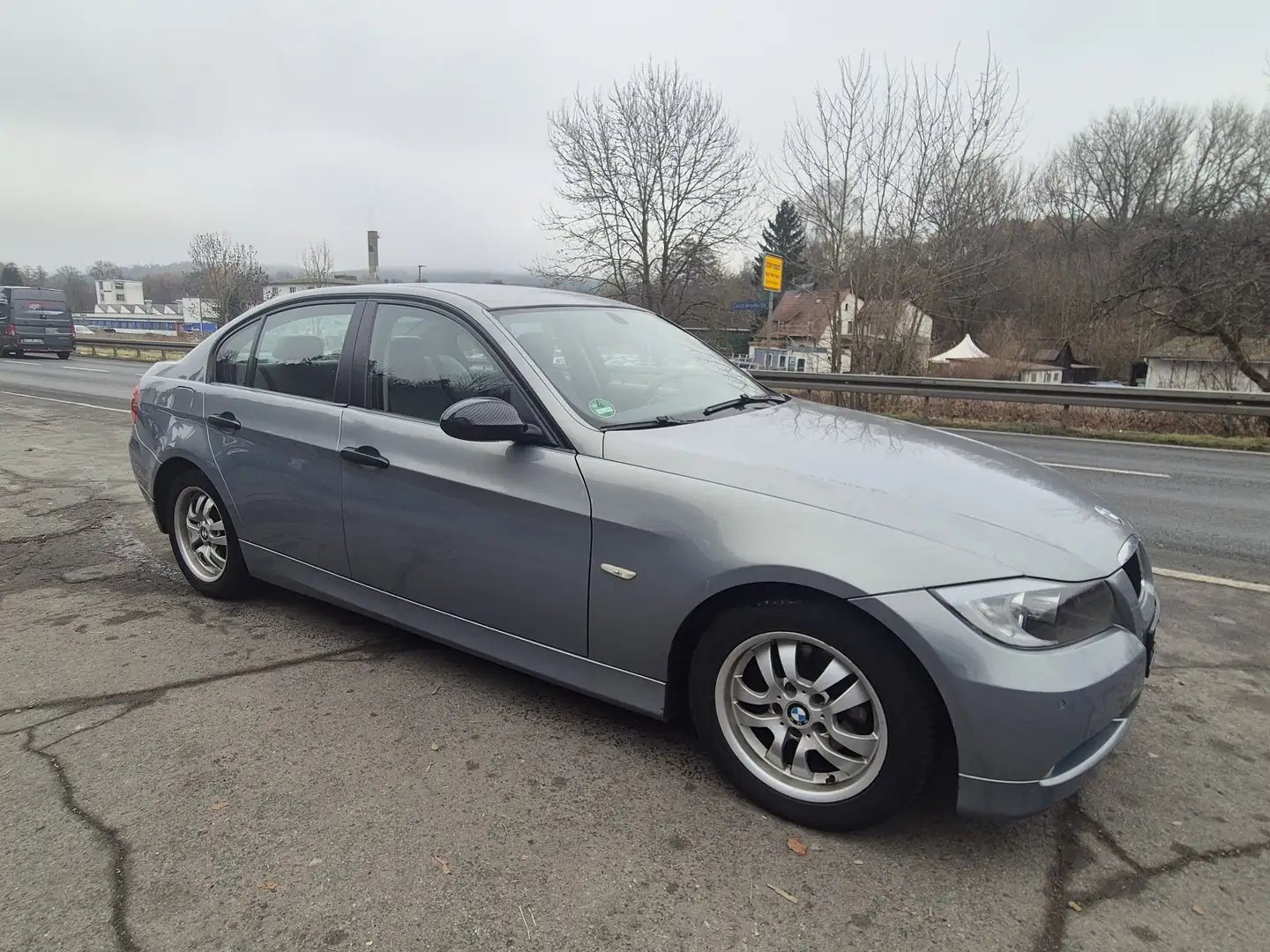 BMW 320 320i Aut. Alu PDC Klimaautomatik Silber - 1