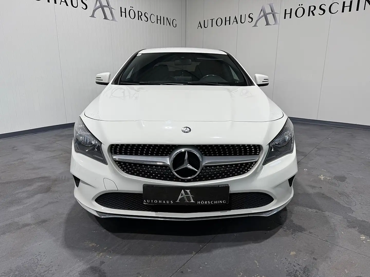 Mercedes-Benz CLA 200 Aut. Weiß - 2