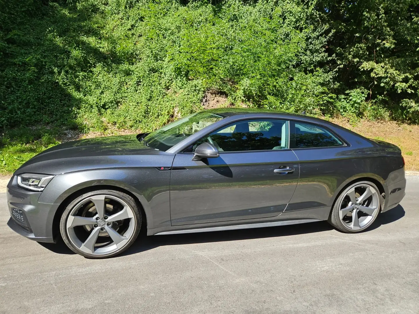 Audi A5 Coupe 40 TFSI S tronic design Grau - 2
