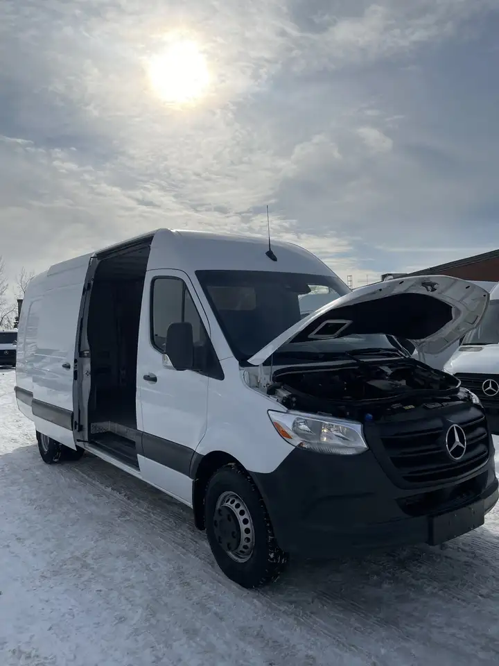 Mercedes-Benz Sprinter снимка Mercedes-Benz Sprinter