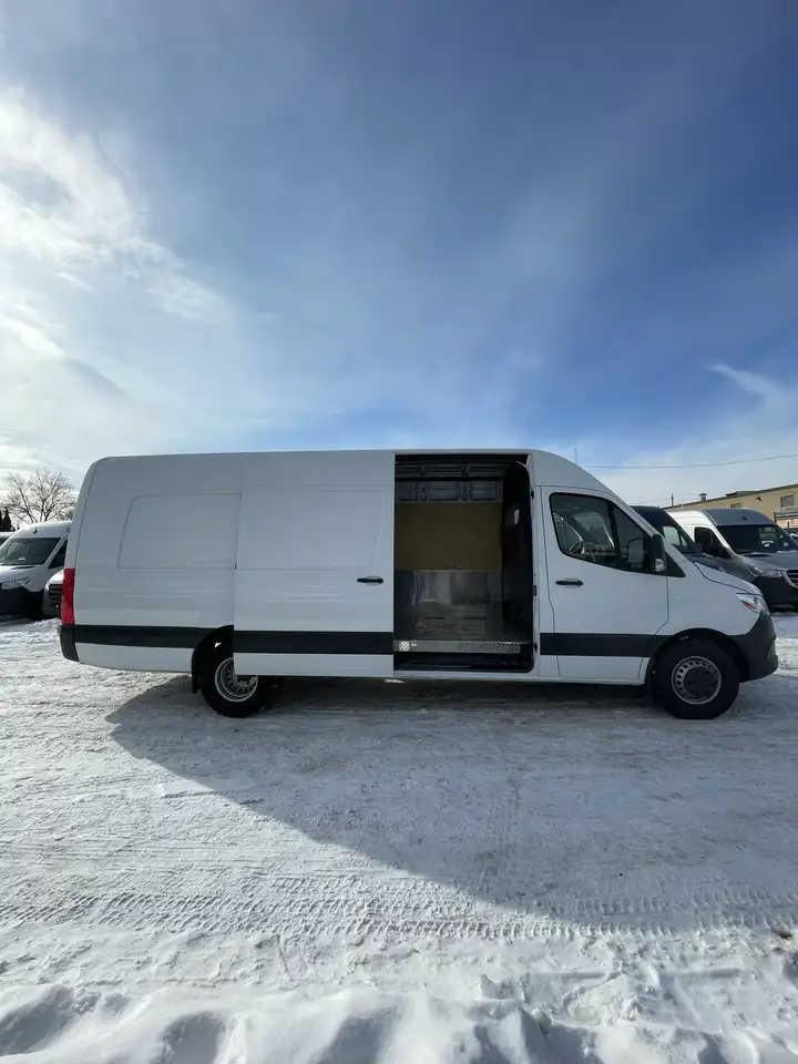 Mercedes-Benz Sprinter снимка Mercedes-Benz Sprinter