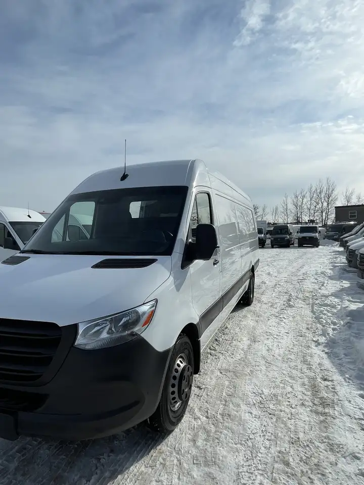 Mercedes-Benz Sprinter снимка Mercedes-Benz Sprinter