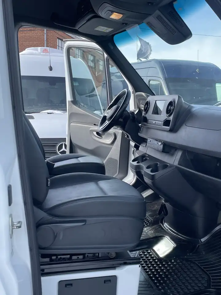 Mercedes-Benz Sprinter снимка Mercedes-Benz Sprinter