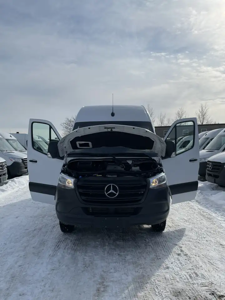 Mercedes-Benz Sprinter снимка Mercedes-Benz Sprinter