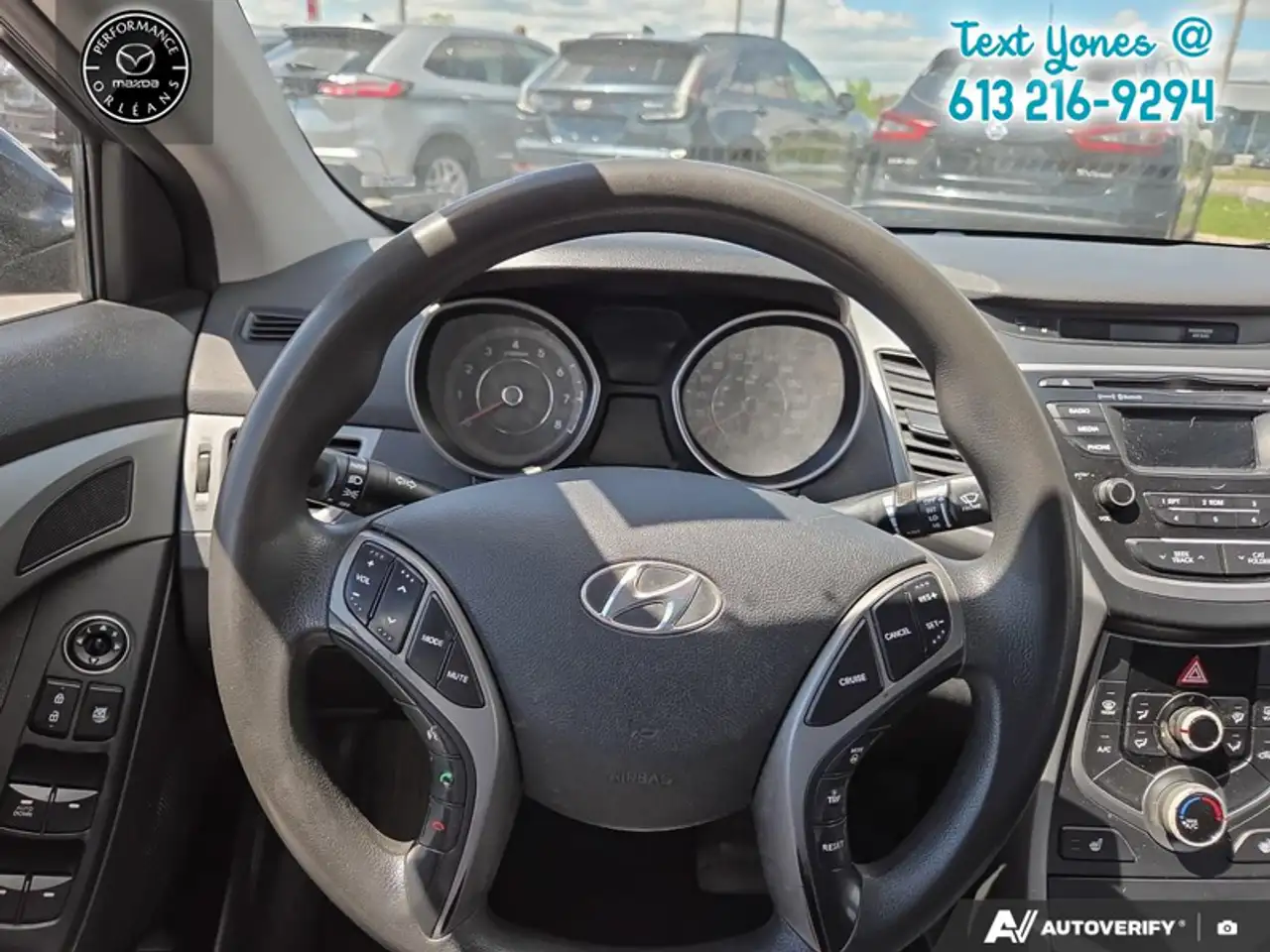 Hyundai ELANTRA снимка Hyundai ELANTRA
