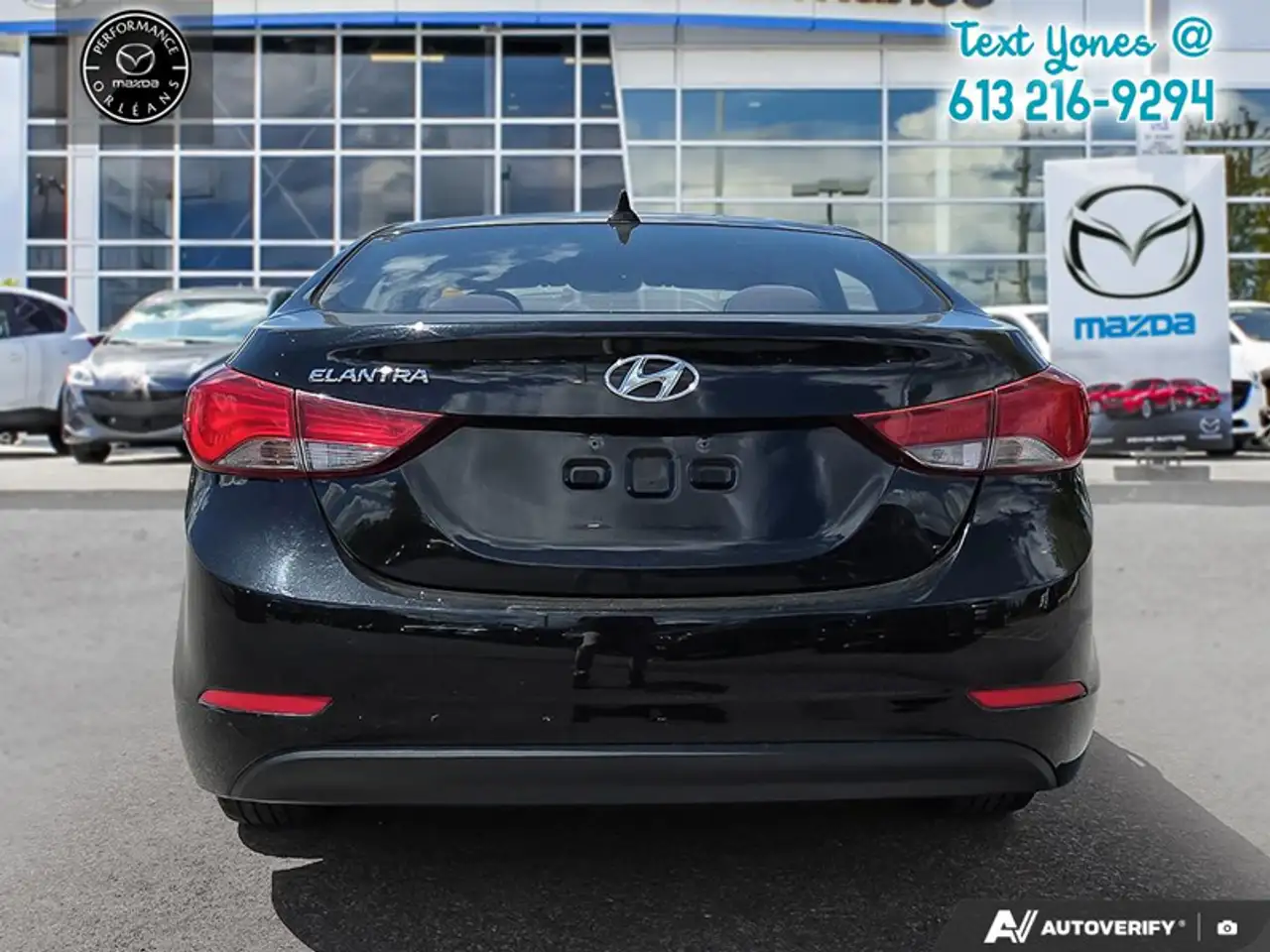 Hyundai ELANTRA снимка Hyundai ELANTRA