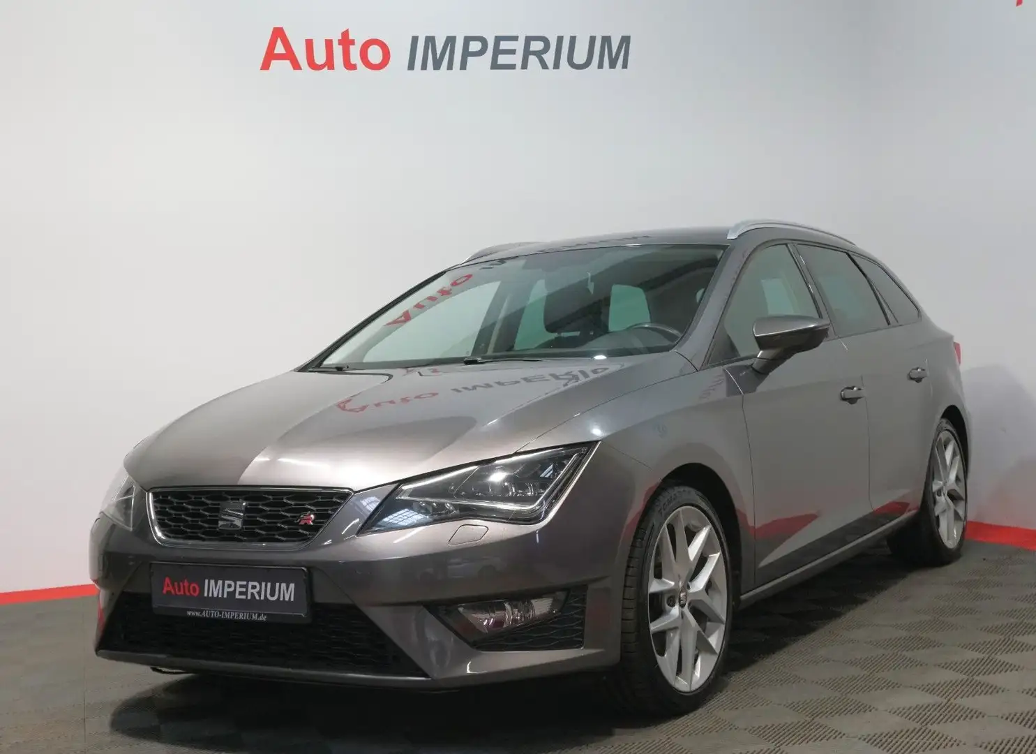 SEAT Leon ST FR 2.0 TDI*TEMPOMAT*LED Gris - 1