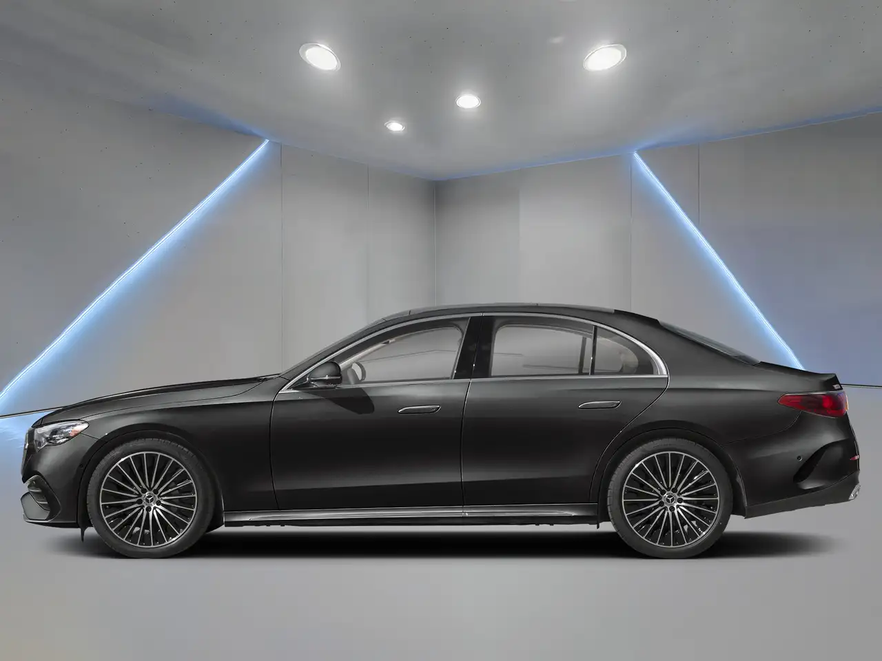 Mercedes-Benz E-Class снимка Mercedes-Benz E-Class