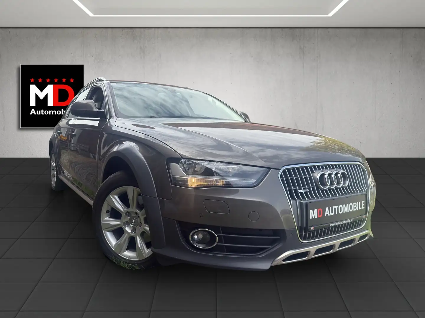 Audi A4 allroad 2.0 TDI (130kW) Grau - 1