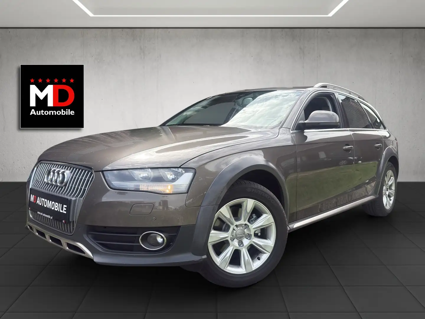Audi A4 allroad 2.0 TDI (130kW) Grau - 2