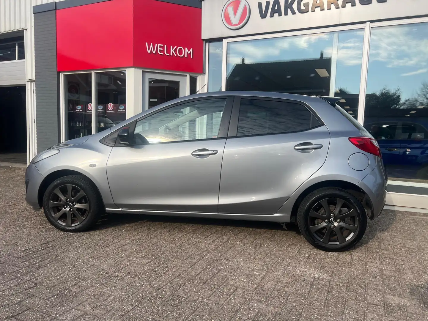 Mazda 2 1.3 Color Edition, airco, 5 deurs, rijklaar! Grijs - 2