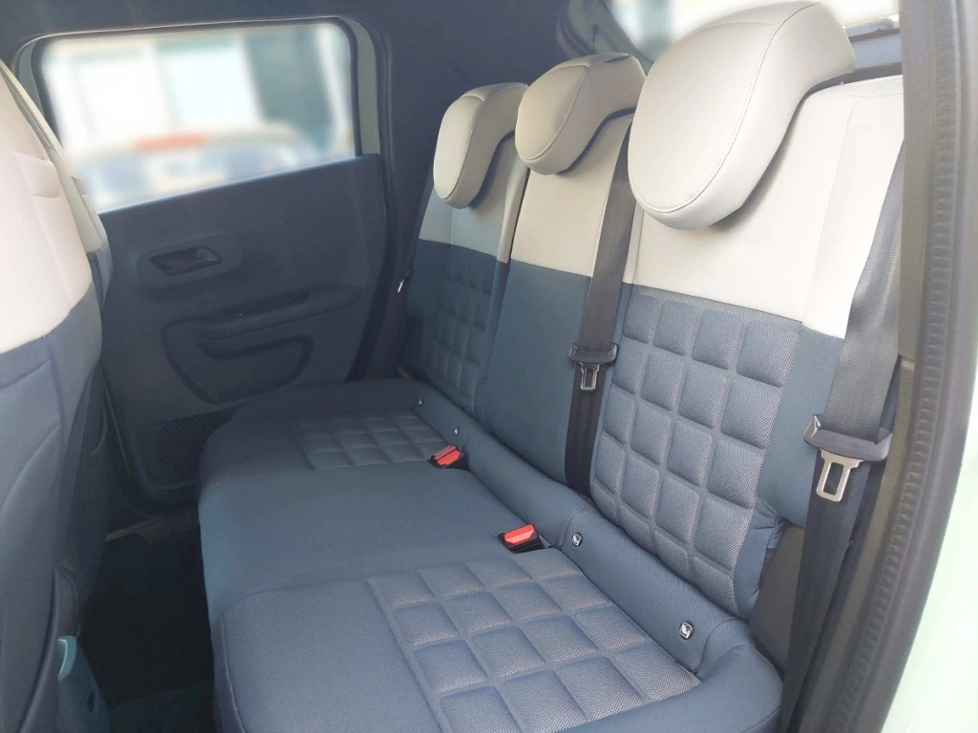 Fiat Grande Panda La Prima mHEV 110 — photo 8