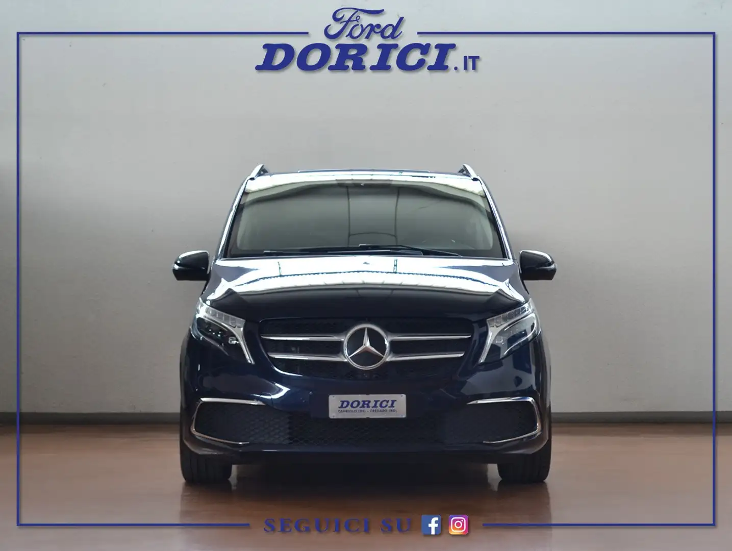 Mercedes-Benz V Long 250 d Premium auto Modrá - 2