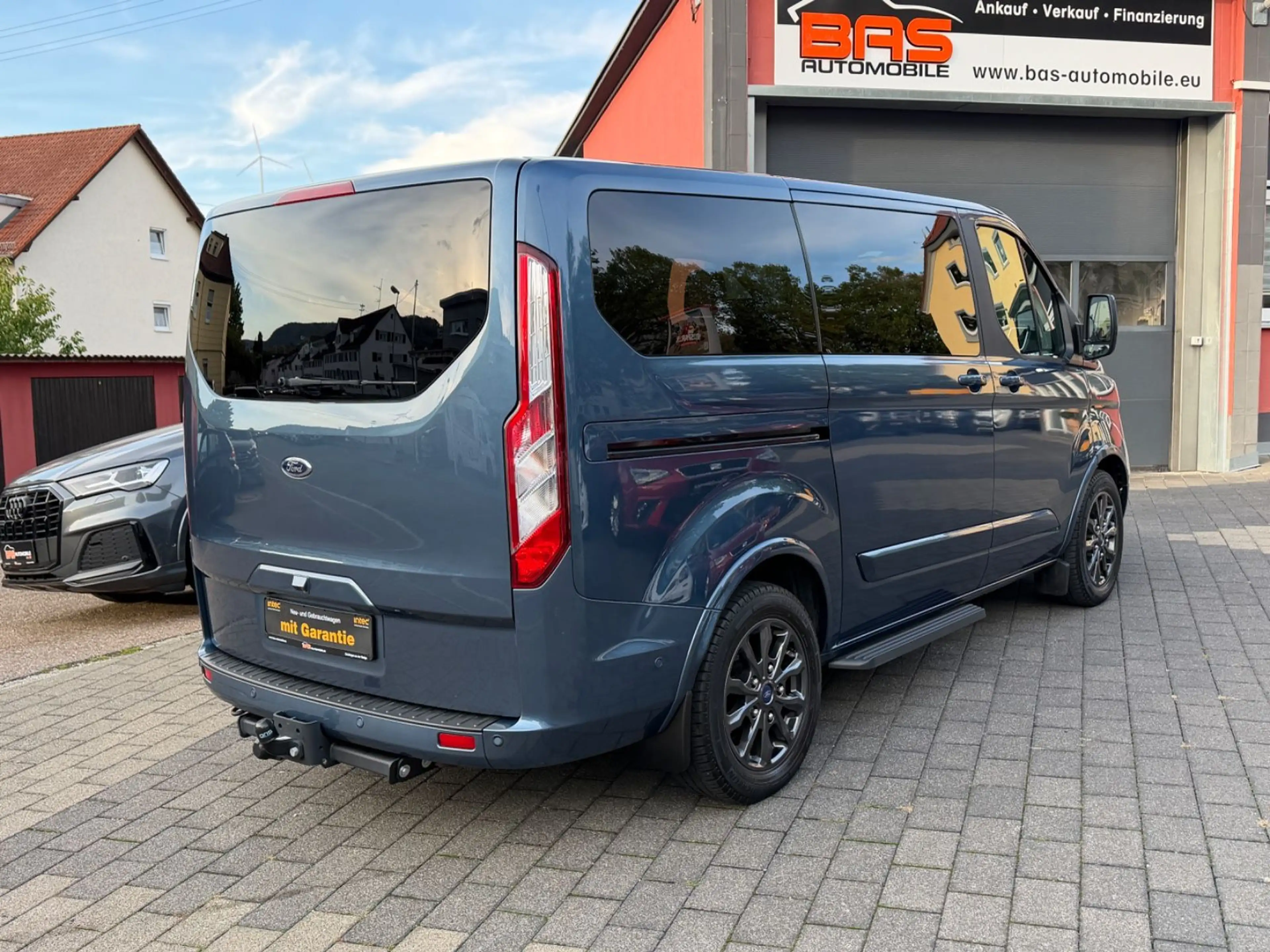 Ford Transit Tourneo Custom Kombi 320 L1 Titanium*KAM*8-SITZE — photo 4