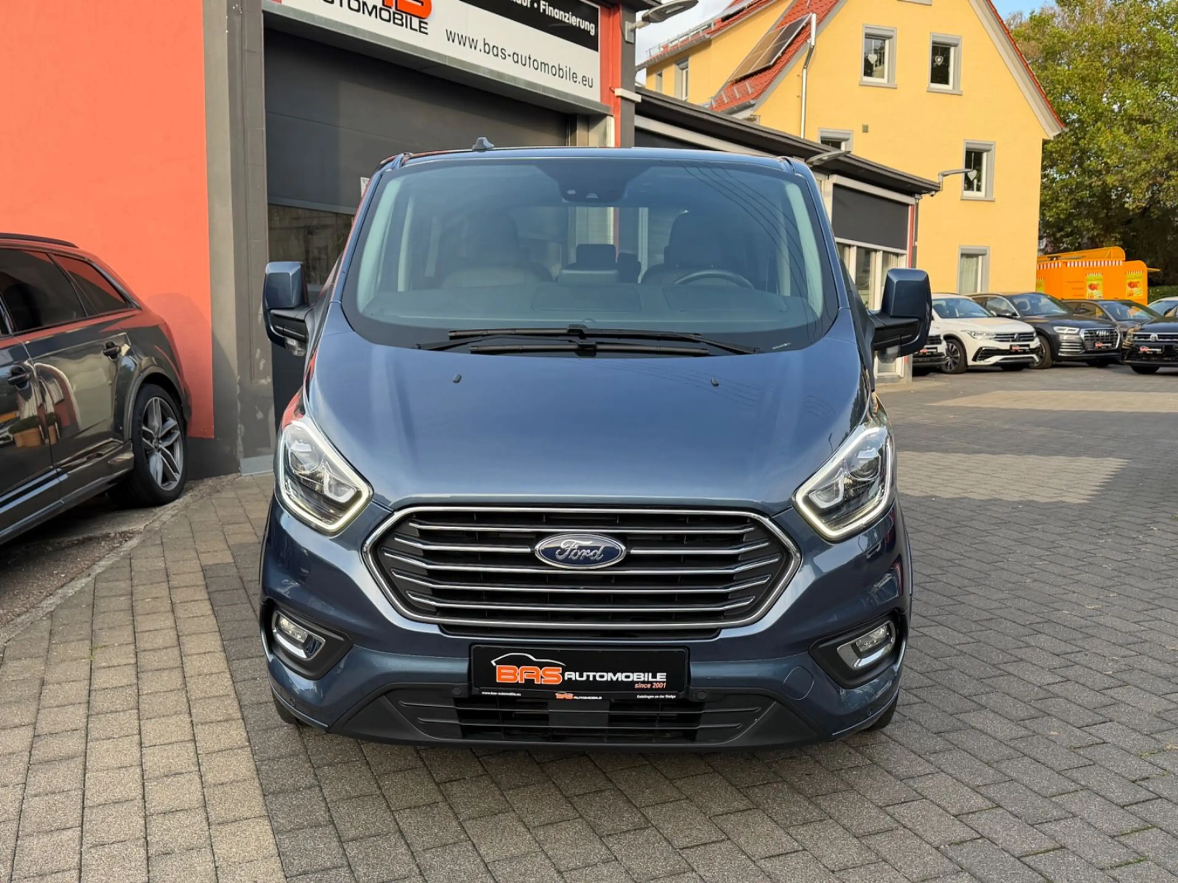 Ford Transit Tourneo Custom Kombi 320 L1 Titanium*KAM*8-SITZE — photo 2