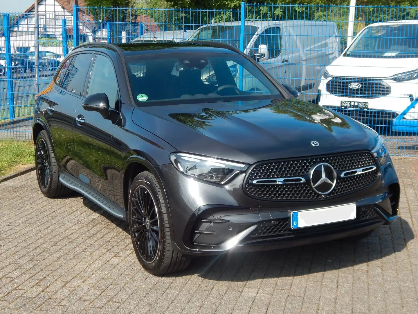 Mercedes-Benz GLC 300 d 4Matic AMG LINE PREMIUM PLUS MEGA VOLL Grau - 2