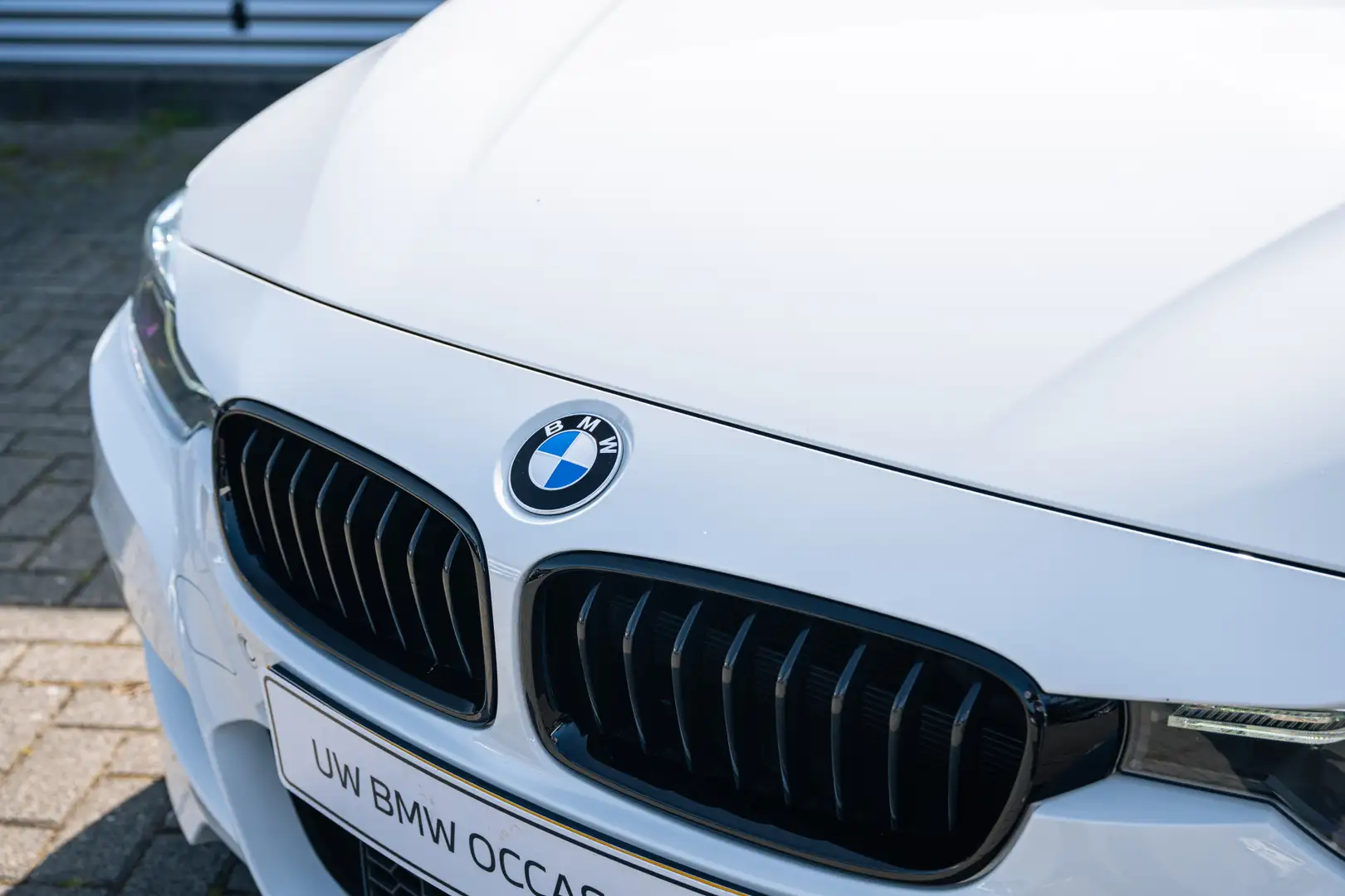 BMW 320 3 Serie Touring 320i M Sport Automaat / Sportstoel Blanco - 2