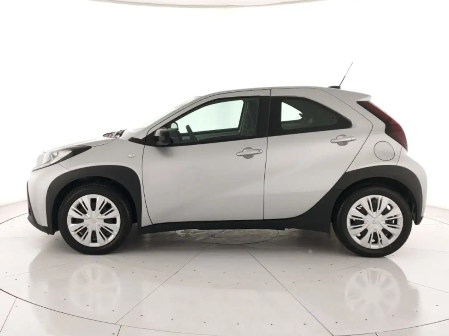 Toyota Aygo X 1.0 Active 72cv s-cvt Argento - 2