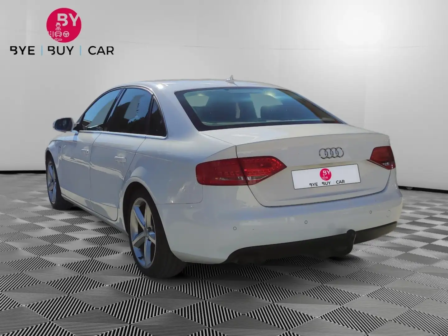 Audi A4 2.0 TDI 143 cv BVA Multitronic S line garantie 12 mois Weiß - 2