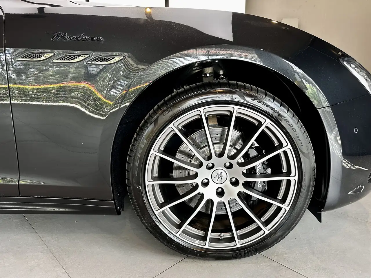 Maserati Ghibli 2025
