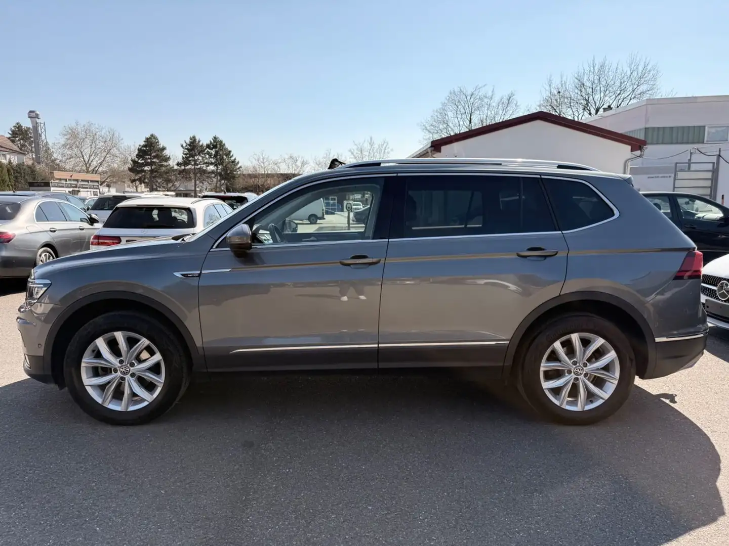 Volkswagen Tiguan Allspace Highline 4Motion*Voll-Leder+Pano Grau - 2