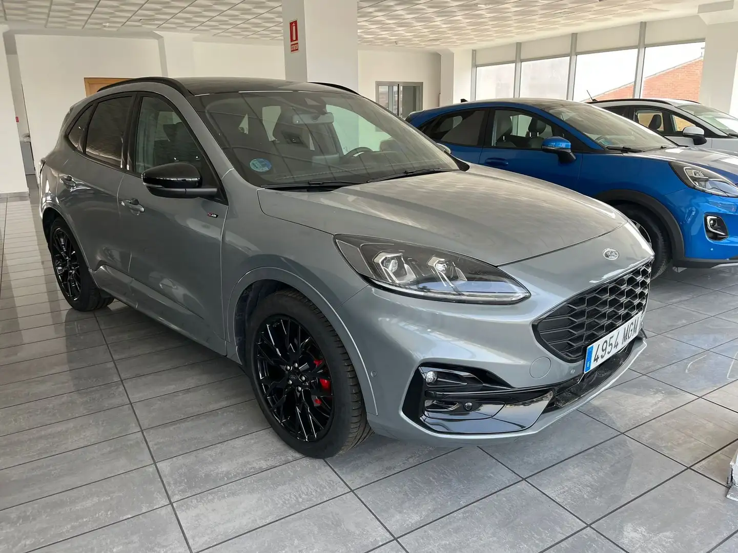 Ford Kuga 2.5 Duratec FHEV 190cv Auto ST-Line X Plateado - 2