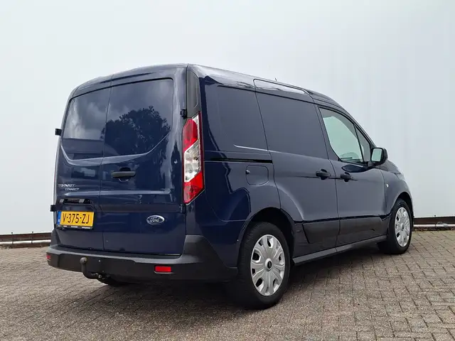 Ford Transit Connect view 11