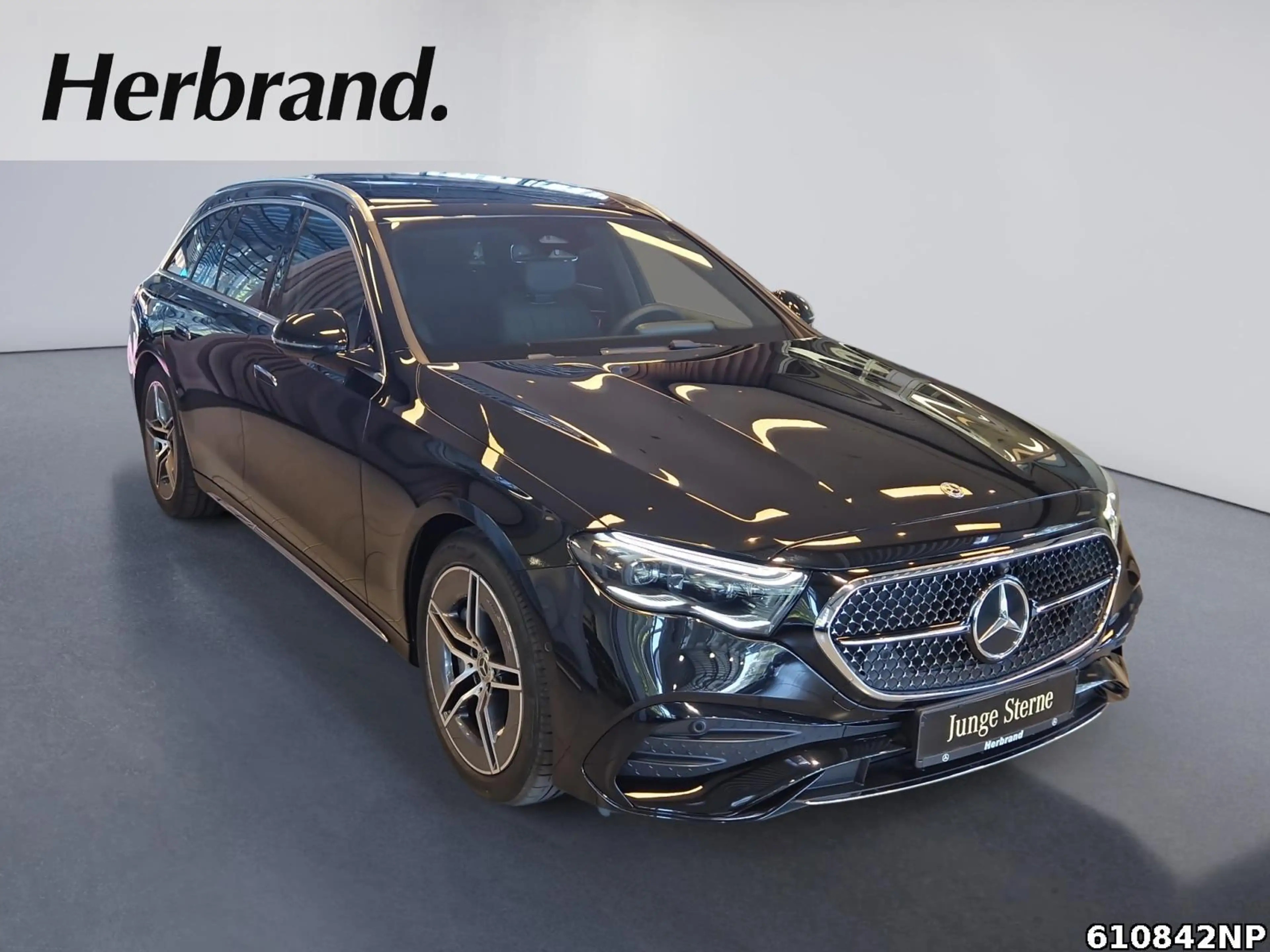 Mercedes-Benz E 450 d T 4M AMG Pano AHK Sitzklima DIGITAL-L — photo 2