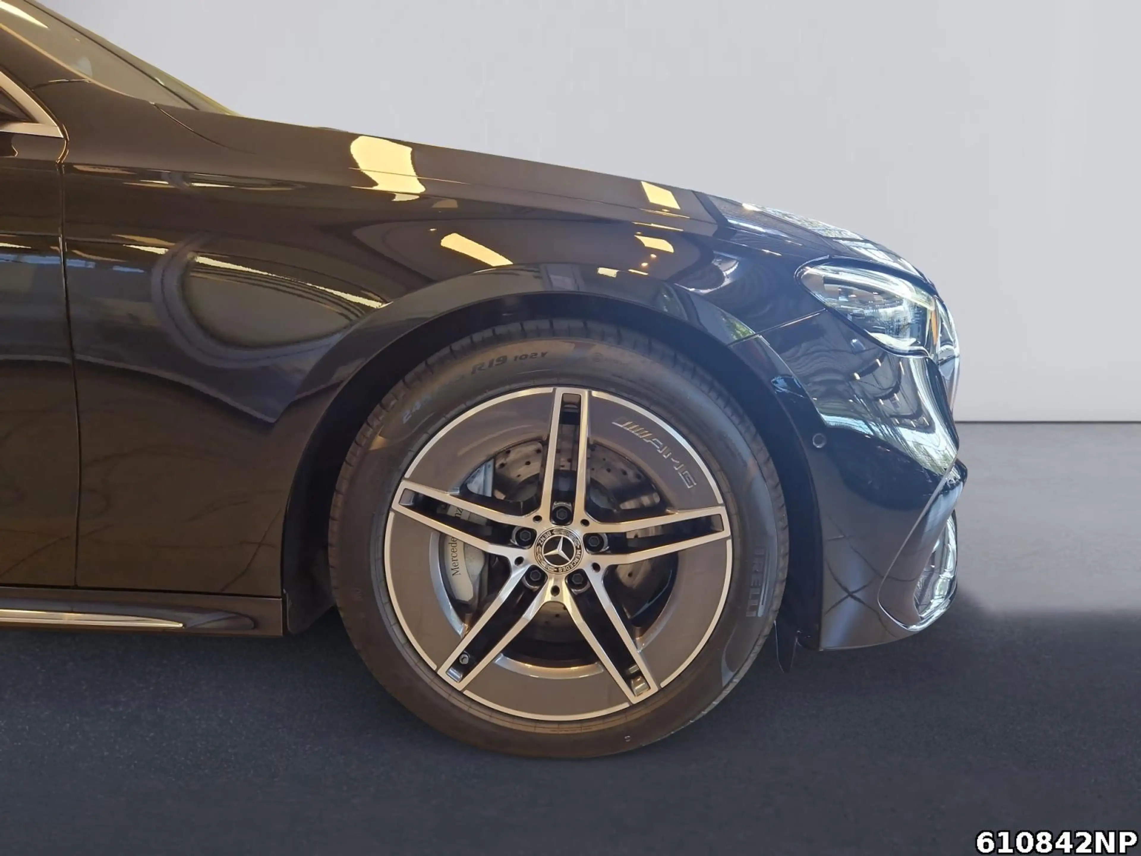 Mercedes-Benz E 450 d T 4M AMG Pano AHK Sitzklima DIGITAL-L — photo 5